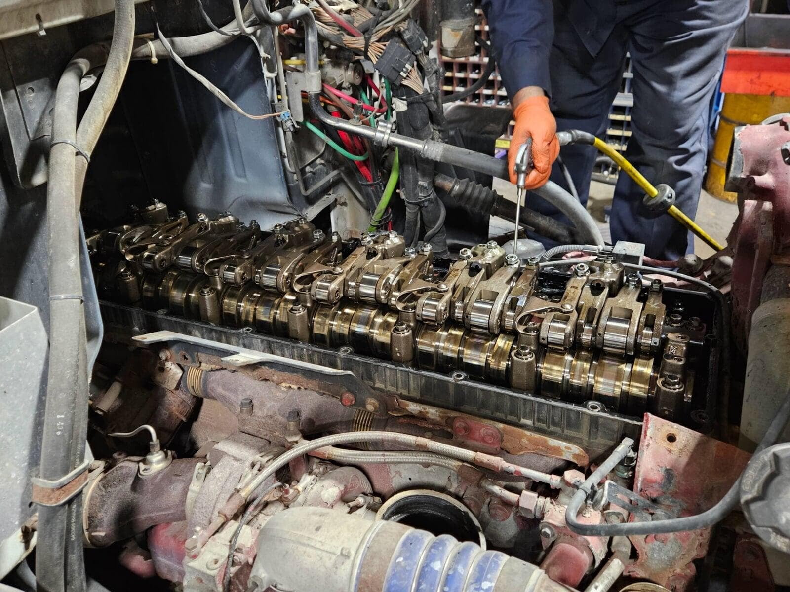 Valve adjustment for a Kenworth T680 with a MX-13 engine