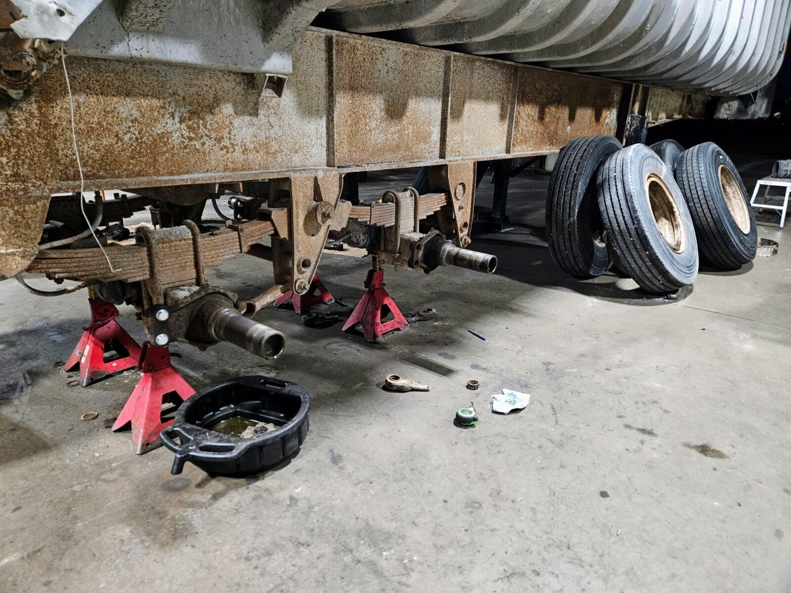 Wheel seal and bearings replacement on a Fruehauf trailer