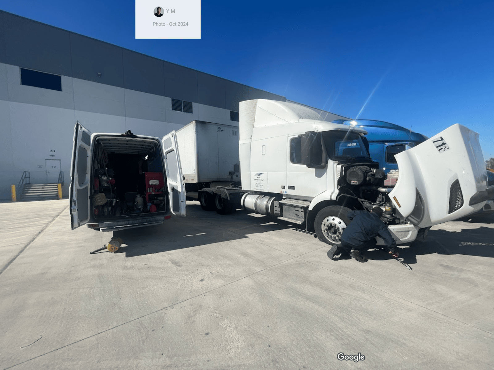 Oil change and preventative maintenance bay for heavy and medium duty trucks Freightliners, Volvos, Peterbilts, Kenworth, Paccar, Mack